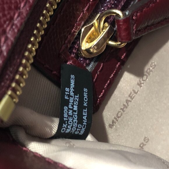 Michael Kors Selma Medium Saffiano Leather Merlot/Wine Satchel Crosbody Handbag - Picture 15 of 16